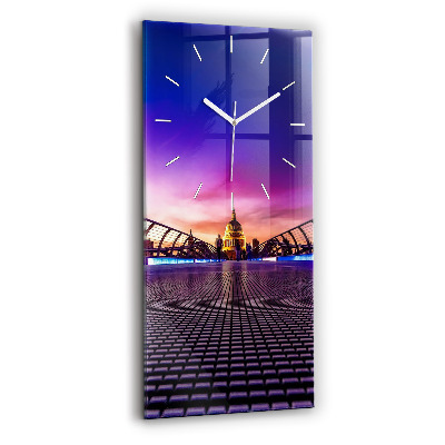 Négyszögletes üvegóra Szent Pál székesegyház