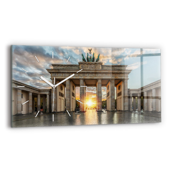 Üvegóra vízszintesen Brandenburgi kapu Berlinben
